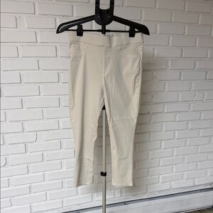 Time and Tru Cream Ankle Pants